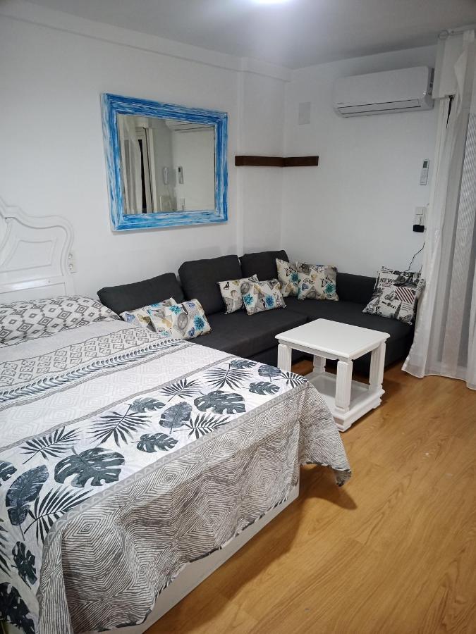 Sweet Home Benalmadena, Estudio Con Vistas Al Mar Y Excelente Conexion Wifi, Para No Fumadores, Con Piscinas, Sea Views, With Swimming Pools, Completely Renovated, Ideal For Older People, Bright With Morning Sun, No Smoking Chambre photo